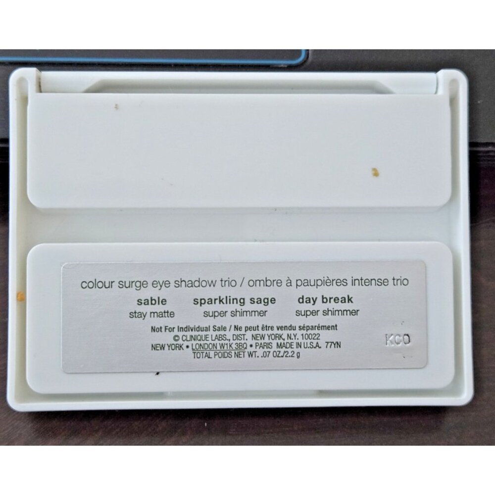 CLINIQUE Colour Surge Eye Shadow Trio Stay Matte Sable Shimmer Sage & Day Break - Picture 2 of 5
